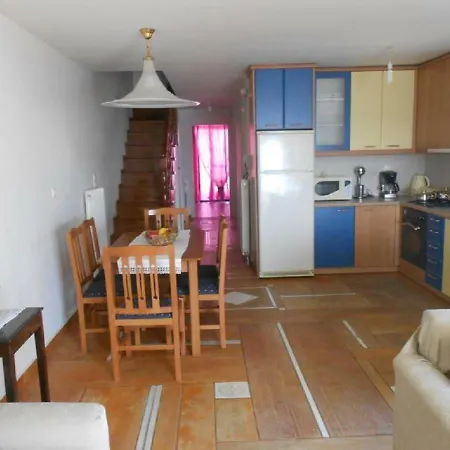Kamari Beachfront * Xylokastro